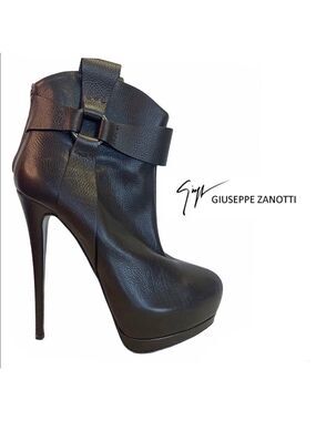 NWOB Giuseppe Zanotti brown leather platform boot